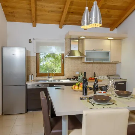 Centovi Dvori Villa