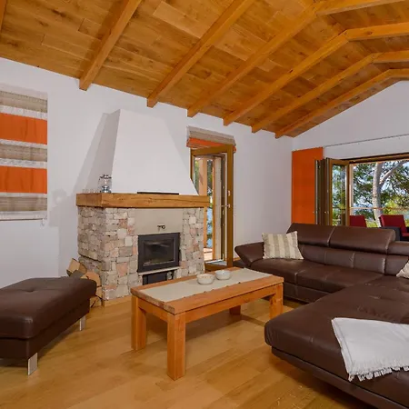 Centovi Dvori Villa *