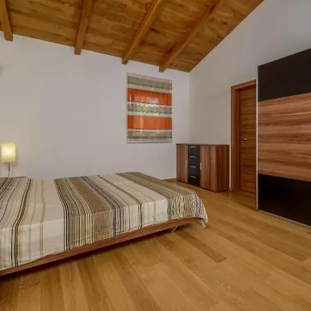 Centovi Dvori Villa Mali Drvenik